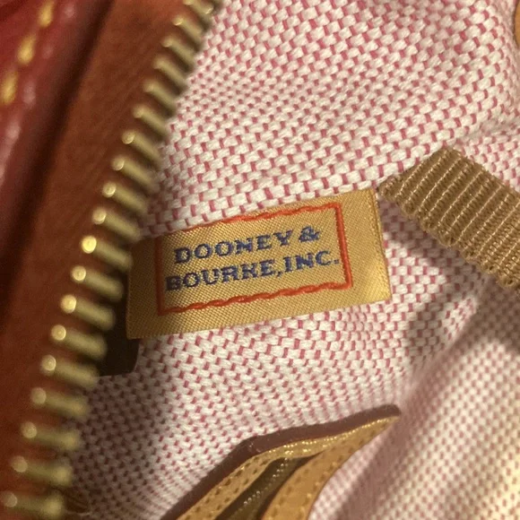 Dooney and Bourke Dillen Large Pocket Sac - Picture 6 of 7